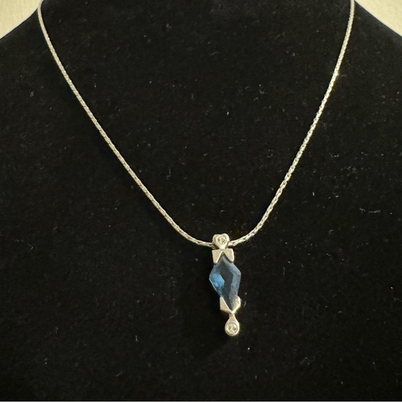 ✨2 for $30✨ Fifth Avenue Collection Silver Tone Blue Crystal Pendant Neclace - Picture 6 of 8
